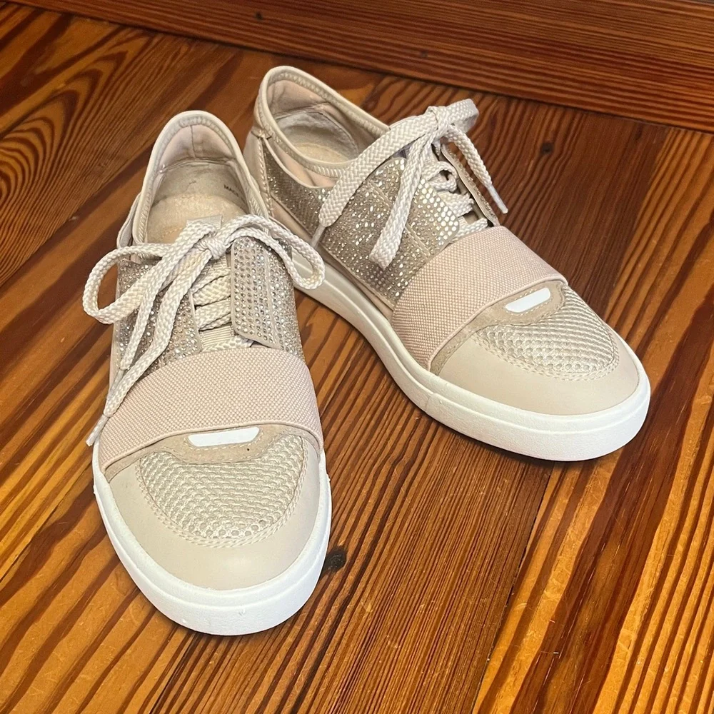 Vaneli Sport Onella Perforated Rhinestone Lace Up Sneakers ~ Size 7.5 M - Picture 1 of 7